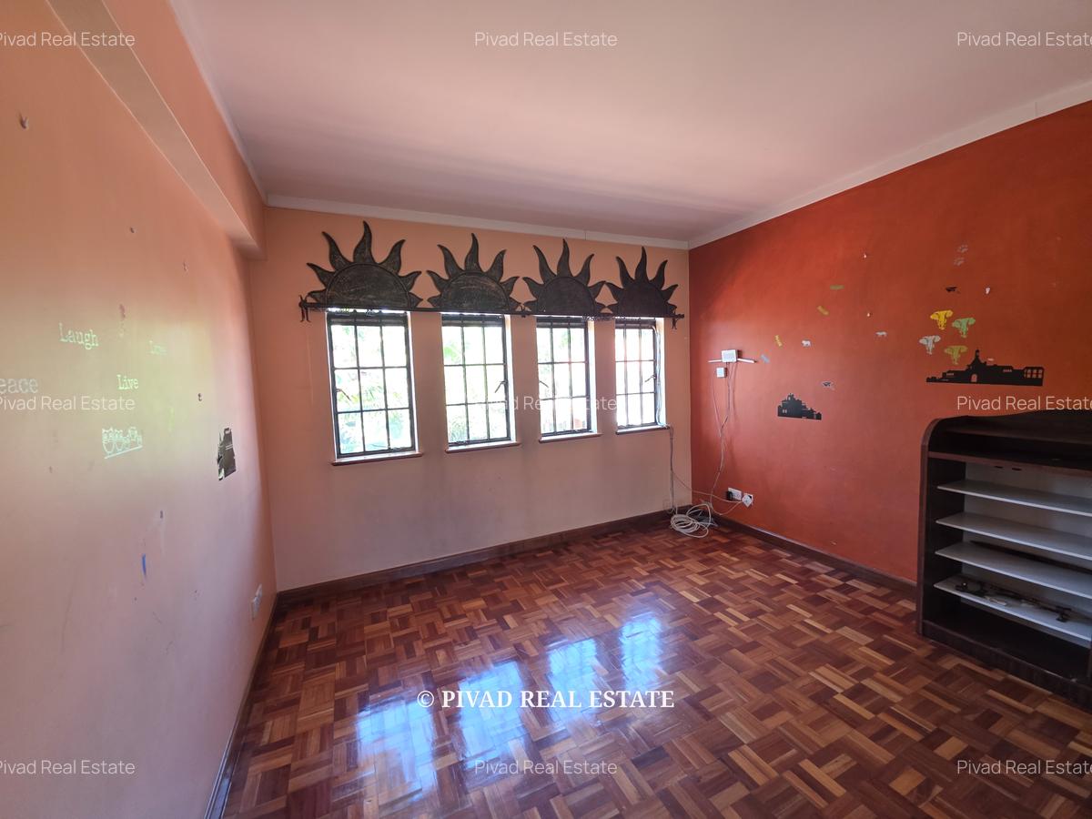 5 Bed Townhouse with Garden in Westlands Area - 8