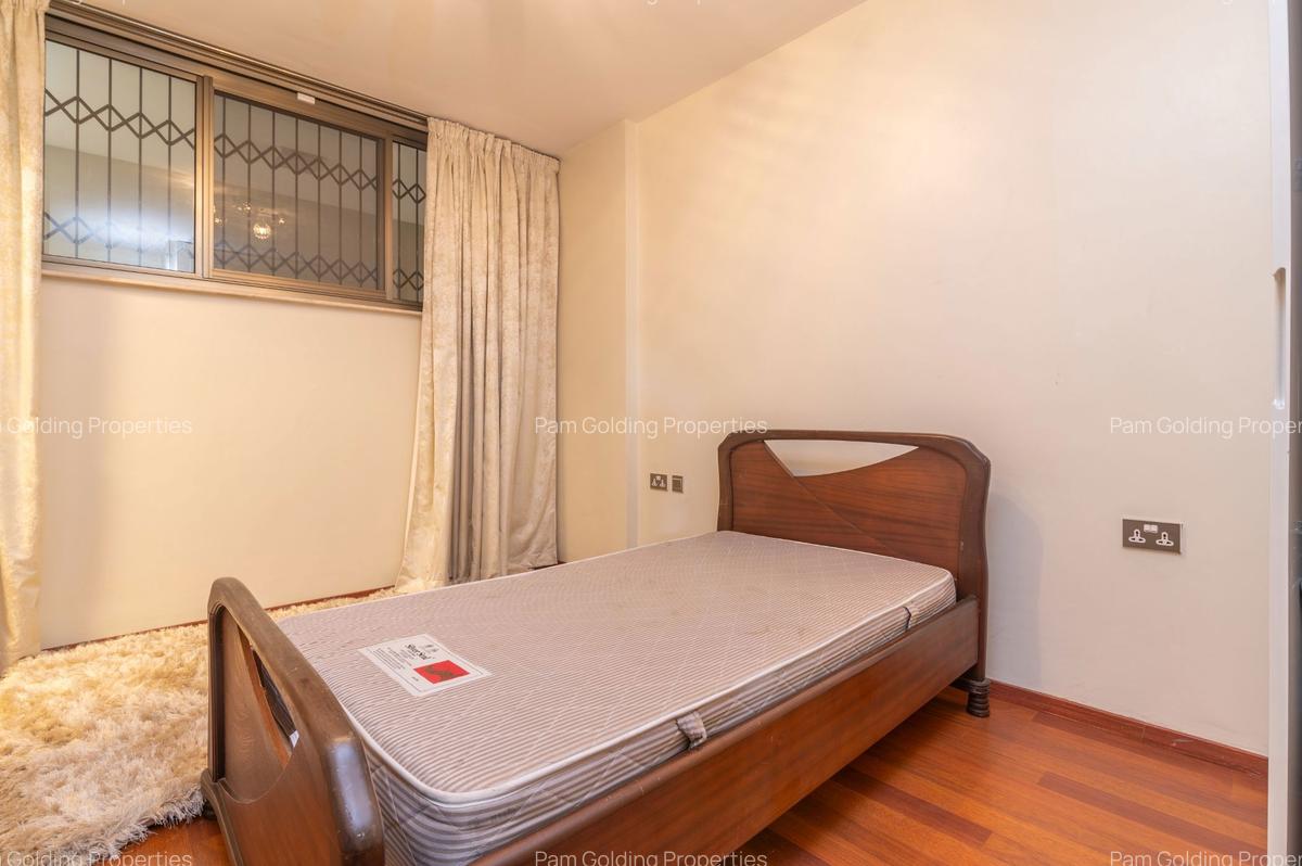 3 Bed Apartment with En Suite at 6Th Parklands Avenue - 13