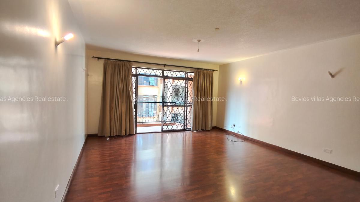 3 Bed Apartment with En Suite at Brook Side - 12