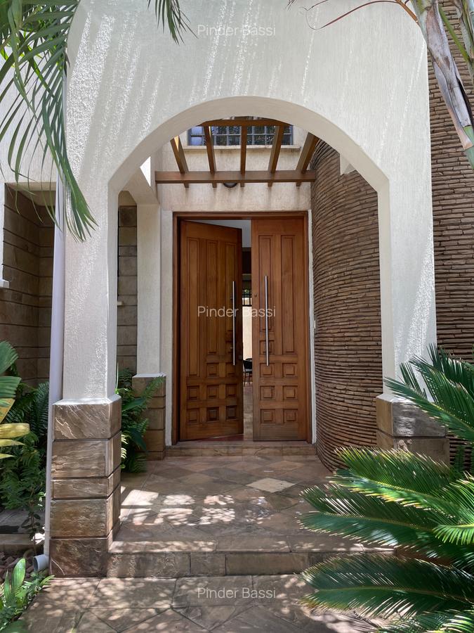 5 Bed Townhouse with En Suite in Lavington - 1
