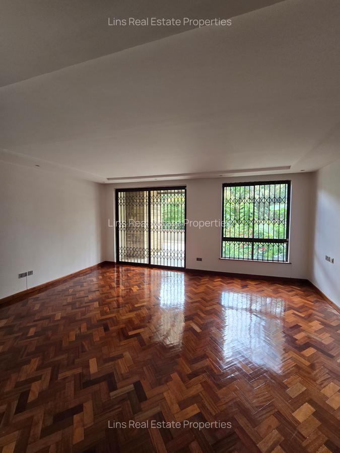 5 Bed Townhouse with En Suite in Lavington - 9