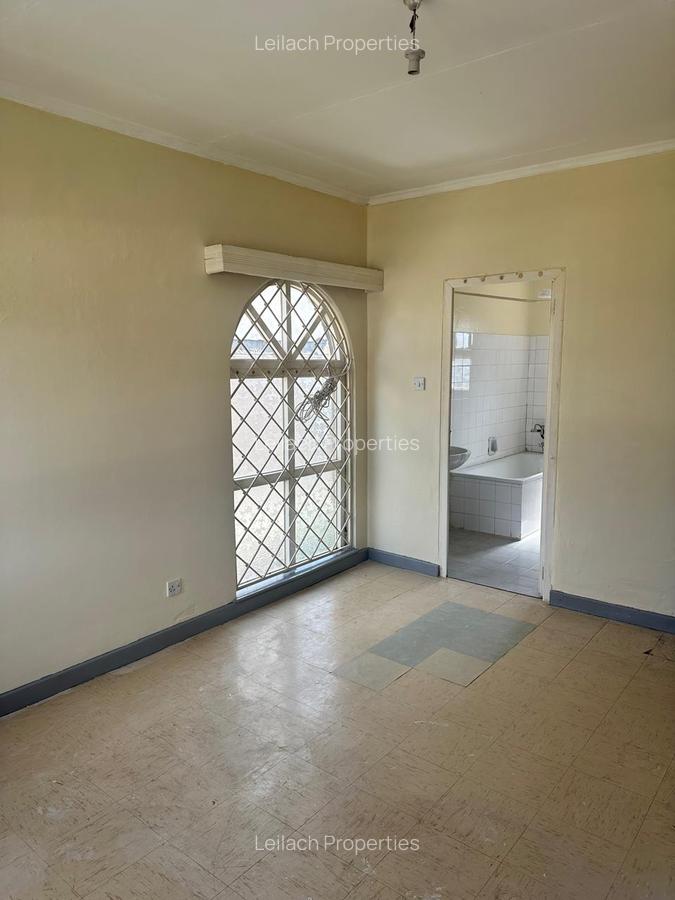 4 Bed House with En Suite in South C - 11