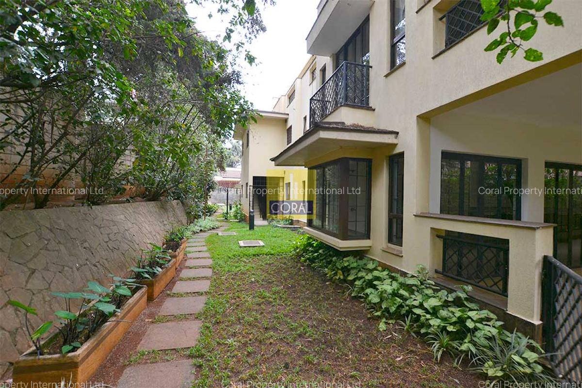 3 Bed Apartment in Riverside - 18