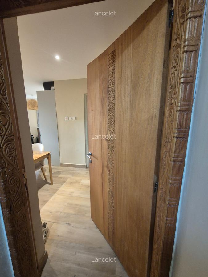 1 Bed Apartment with En Suite at 4Th Parklands Avenue - 5