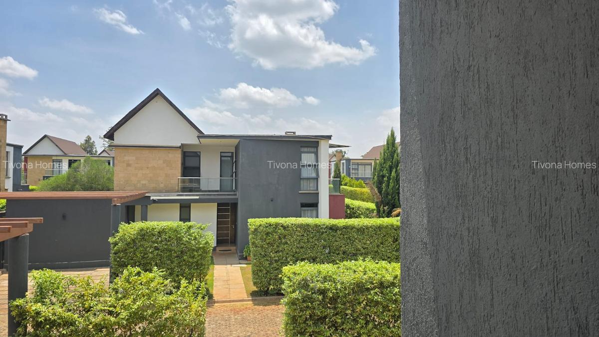 4 Bed House with En Suite in Garden Estate - 20