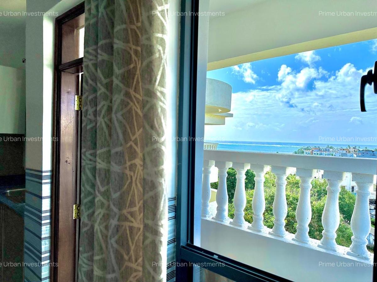 Serviced 3 Bed Apartment with En Suite in Nyali Area - 12
