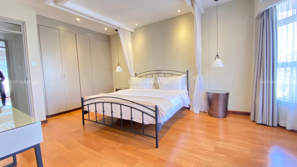 Serviced 2 Bed Apartment with En Suite at Brookside - 6