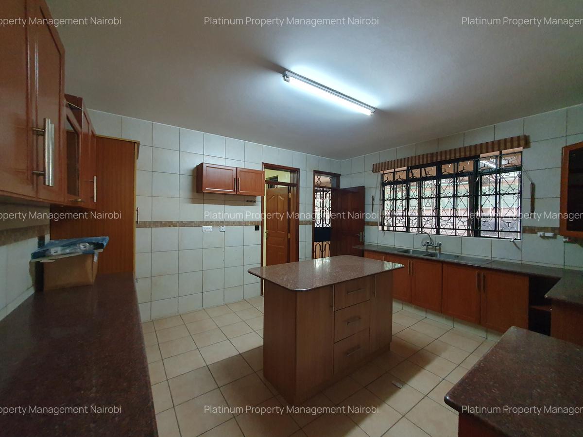 4 Bed Apartment with En Suite at Mpaka Rd - 7