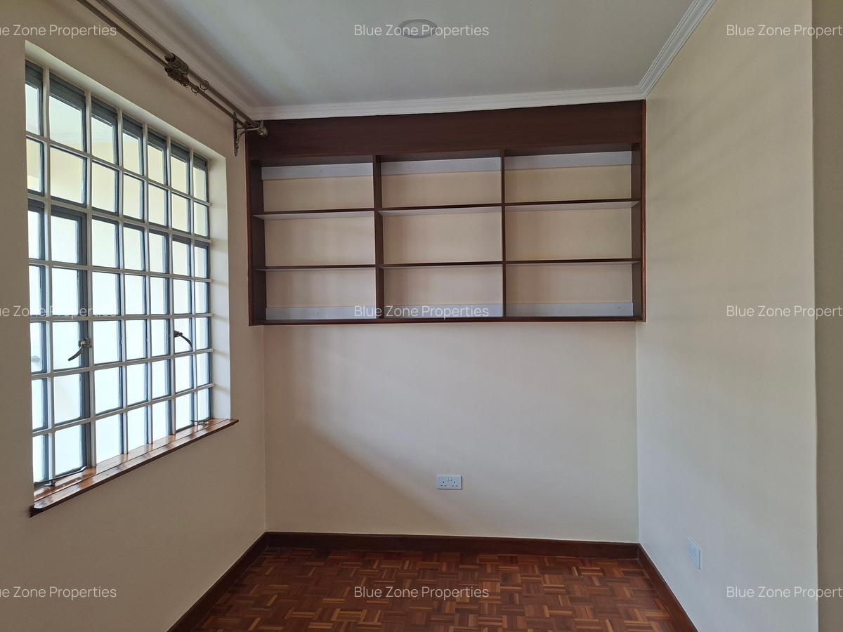 5 Bed House with En Suite at Off Mimosa Rd - 14