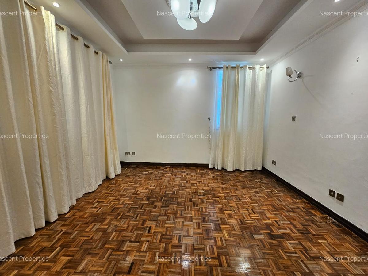 4 Bed House with En Suite in Runda - 8