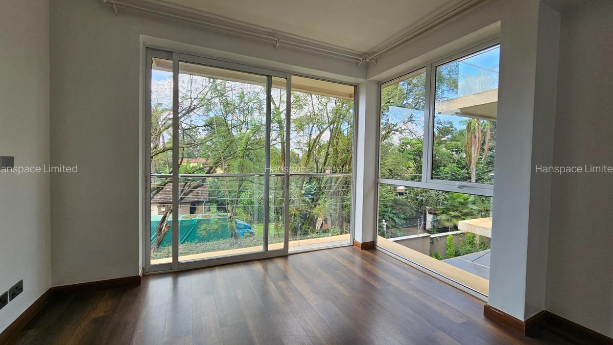 4 Bed Villa with En Suite in Lavington - 11