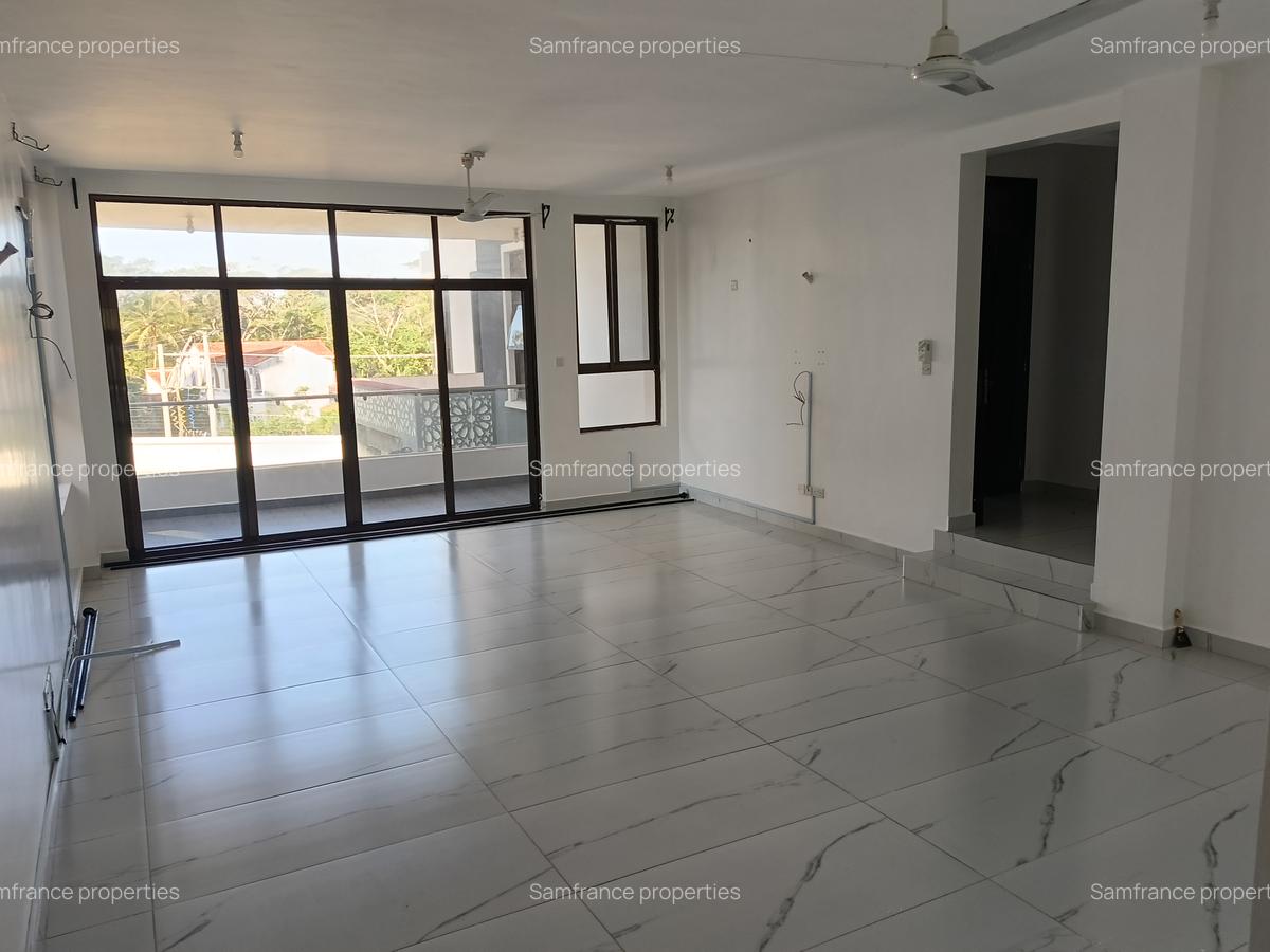 Serviced 4 Bed Apartment with En Suite at Bungalow Road - 1