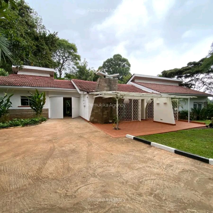4 Bed Villa in Rosslyn - 1