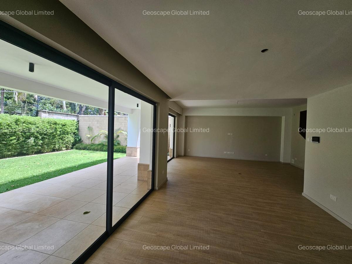 5 Bed House with En Suite in Spring Valley - 7