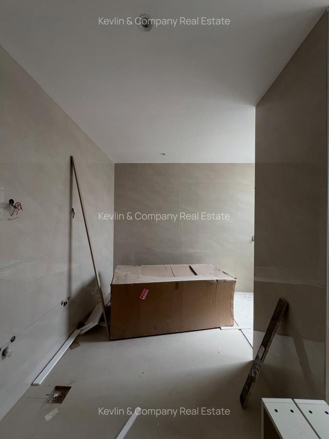 5 Bed Townhouse with En Suite in Lavington - 9
