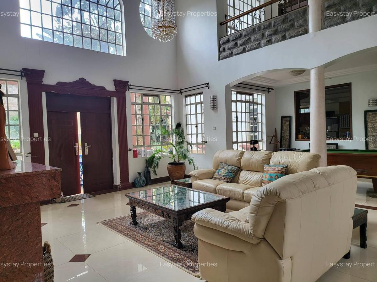 6 Bed House with En Suite in Nyari - 3