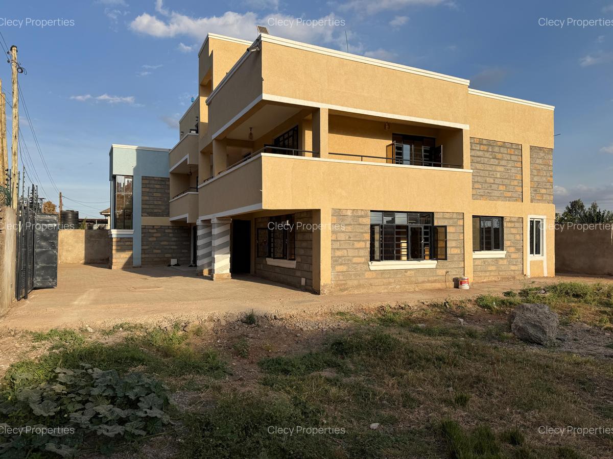 5 Bed House with En Suite at Bypass - 2