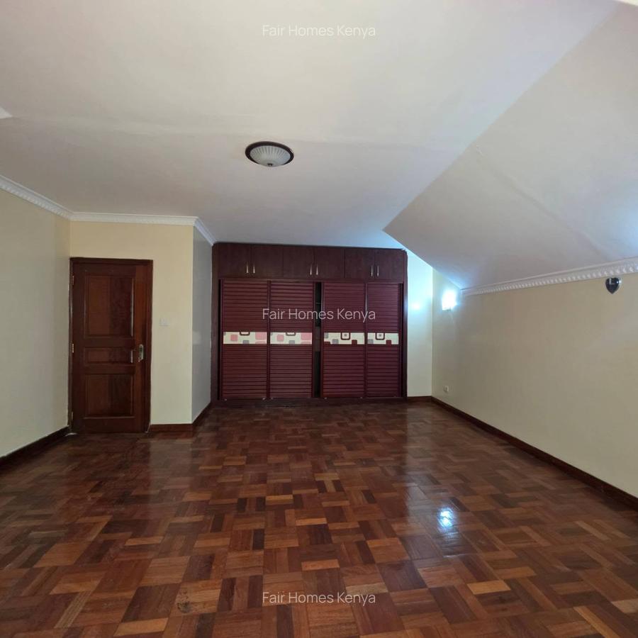 5 Bed Townhouse with En Suite at Othaya Road - 11