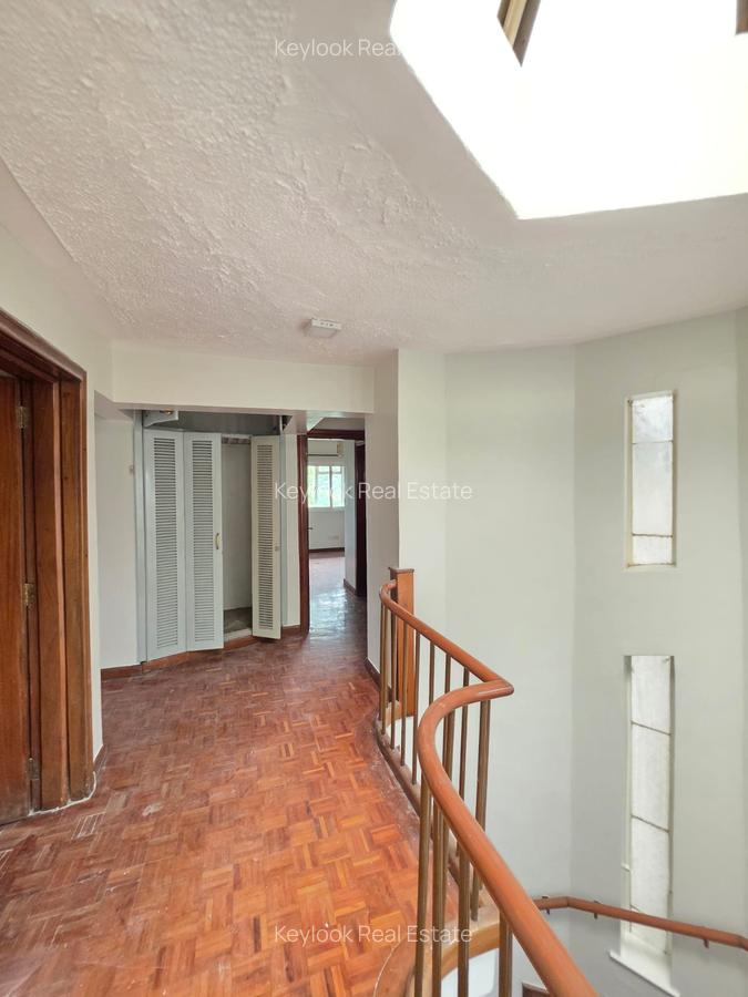 4 Bed Townhouse with En Suite at James Gichuru Road - 3
