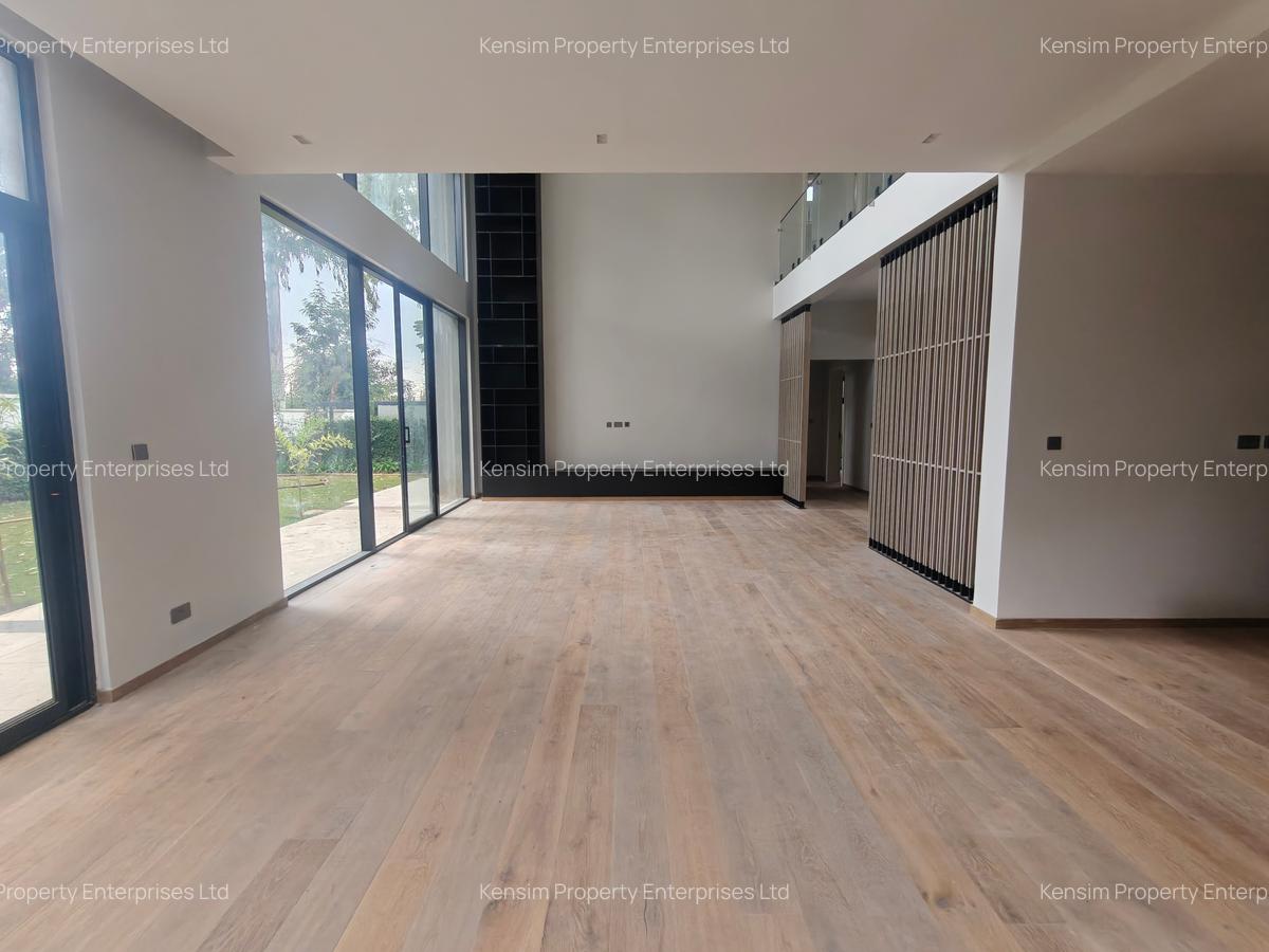 5 Bed Townhouse with En Suite in Runda - 2