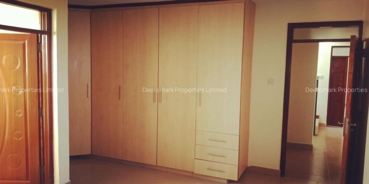 7 Bed Townhouse with En Suite at Dogunit - 12