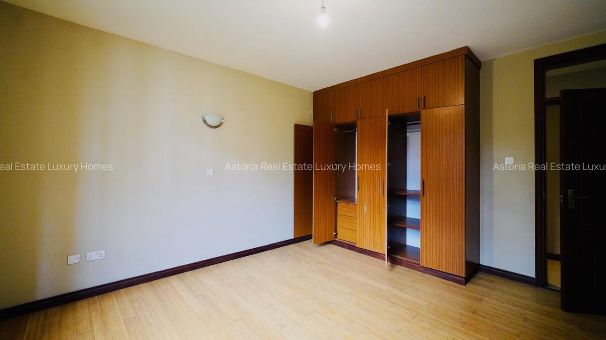 3 Bed Apartment with En Suite at 2026-536 3 Bed - 14