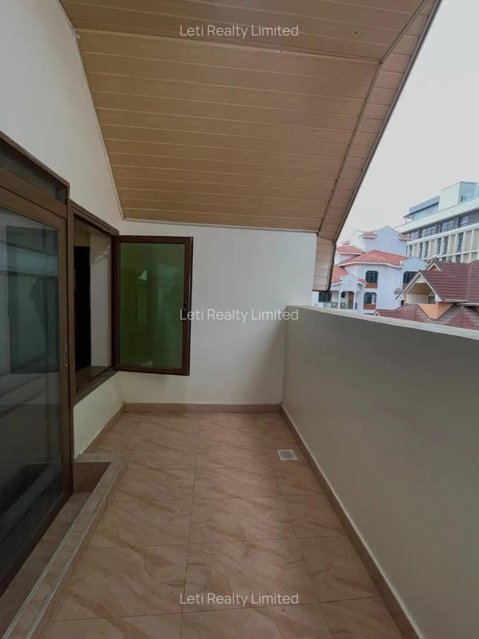 5 Bed Townhouse with En Suite in Kileleshwa - 17