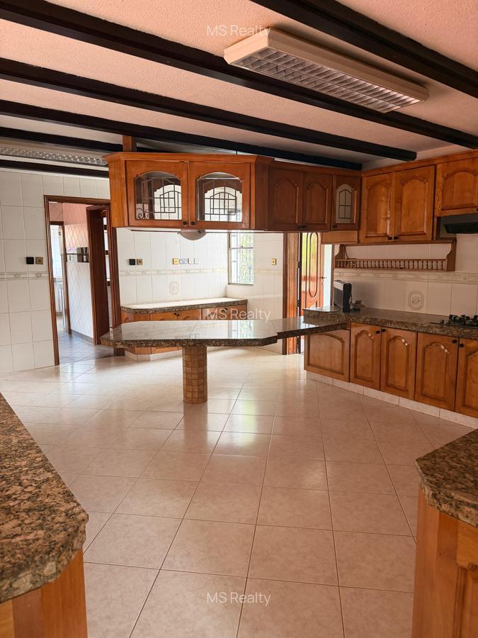 5 Bed House with En Suite in Gigiri - 8