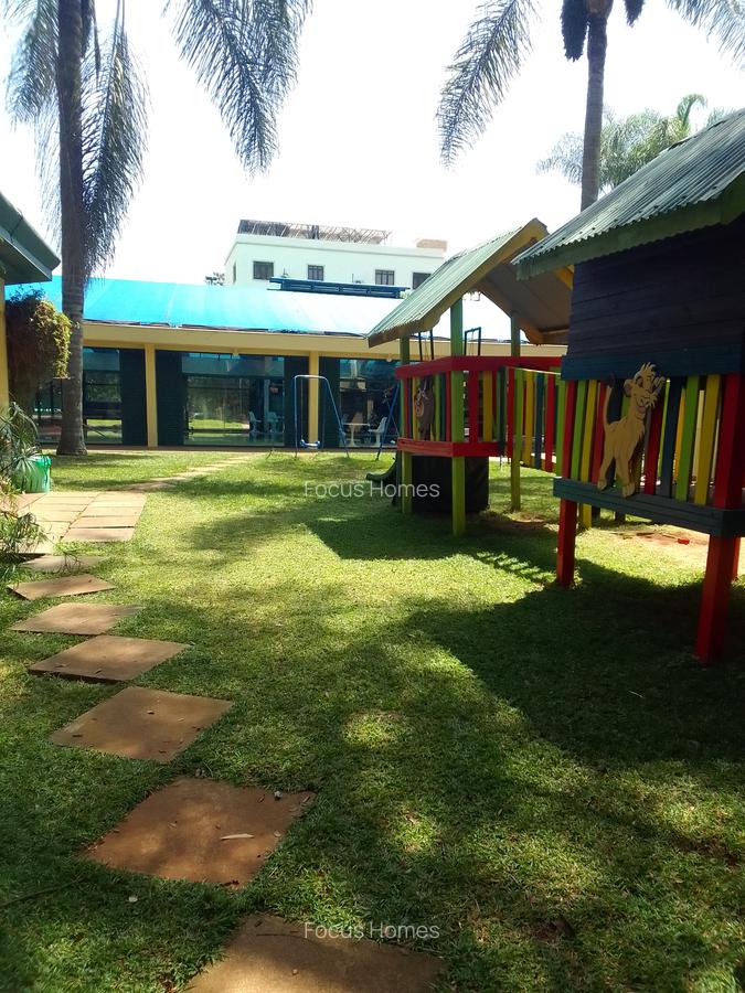 4 Bed Townhouse with En Suite in Westlands Area - 17