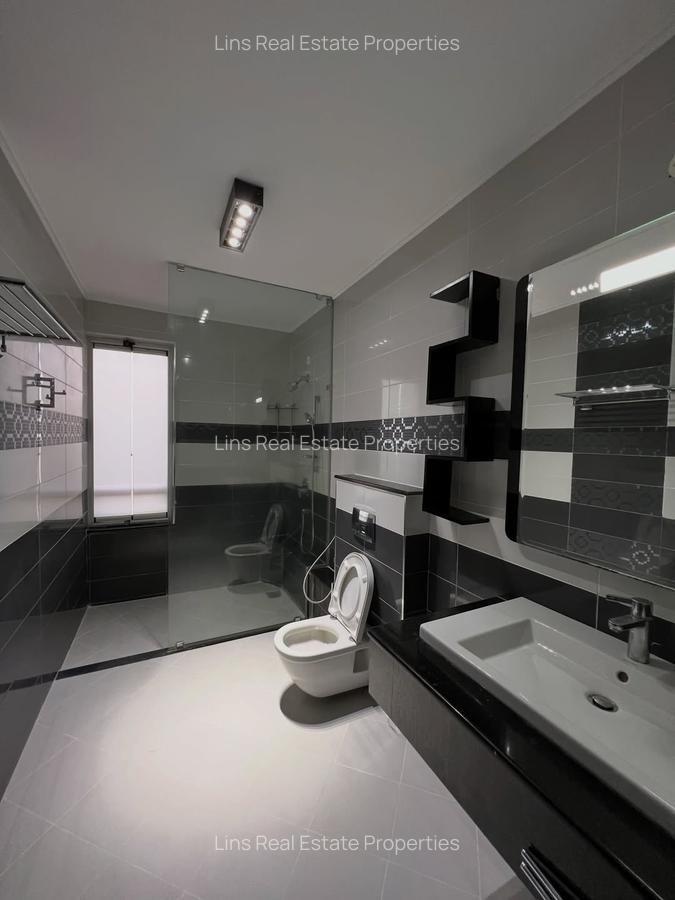 3 Bed Apartment with En Suite in Riverside - 18