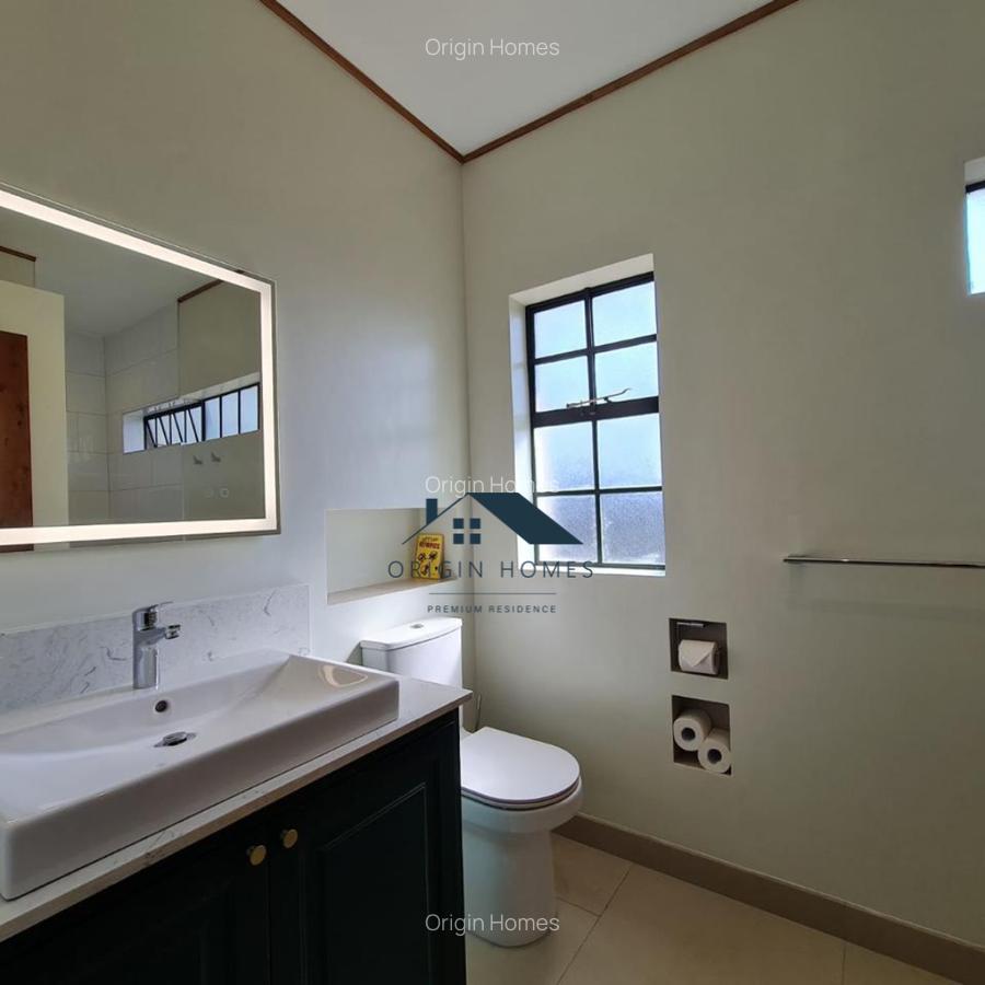 4 Bed House with En Suite at Lavington - 15