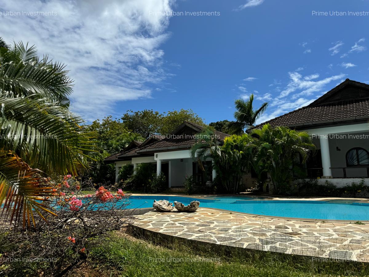 3 Bed Villa with En Suite at Kilifi Creek - 6