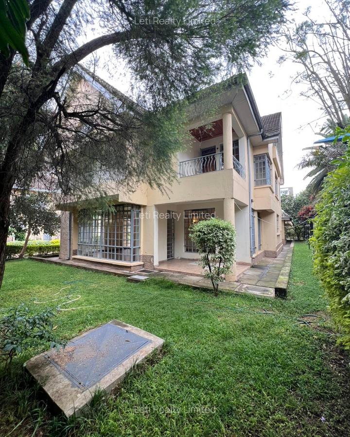 5 Bed Townhouse with En Suite in Lavington - 1