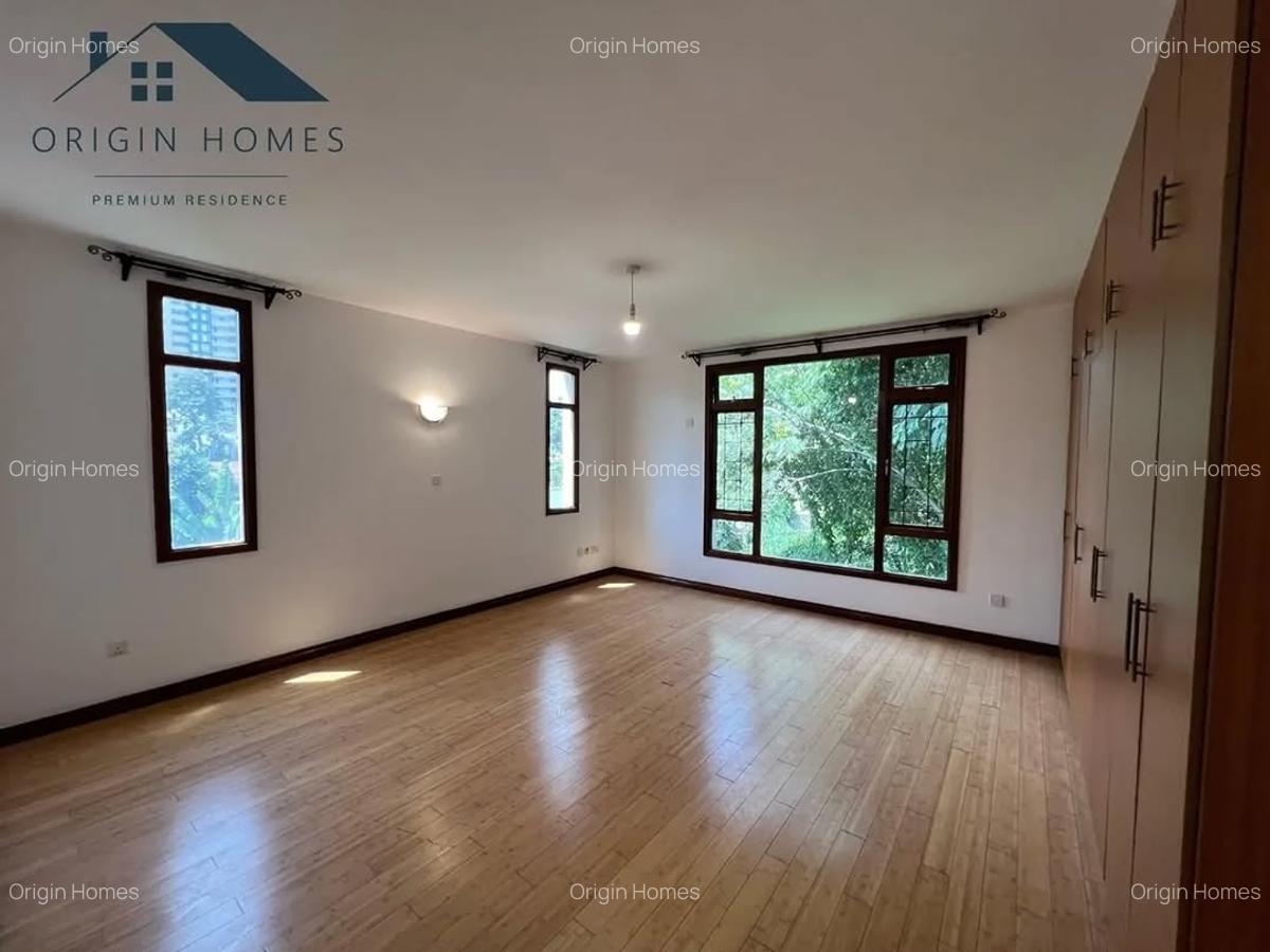 3 Bed Apartment with En Suite at Riverside Drive - 13