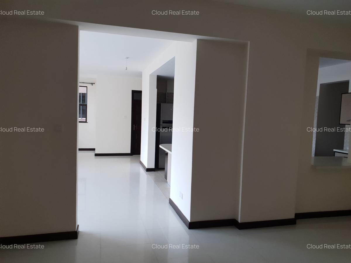 3 Bed Apartment with En Suite in Westlands Area - 15