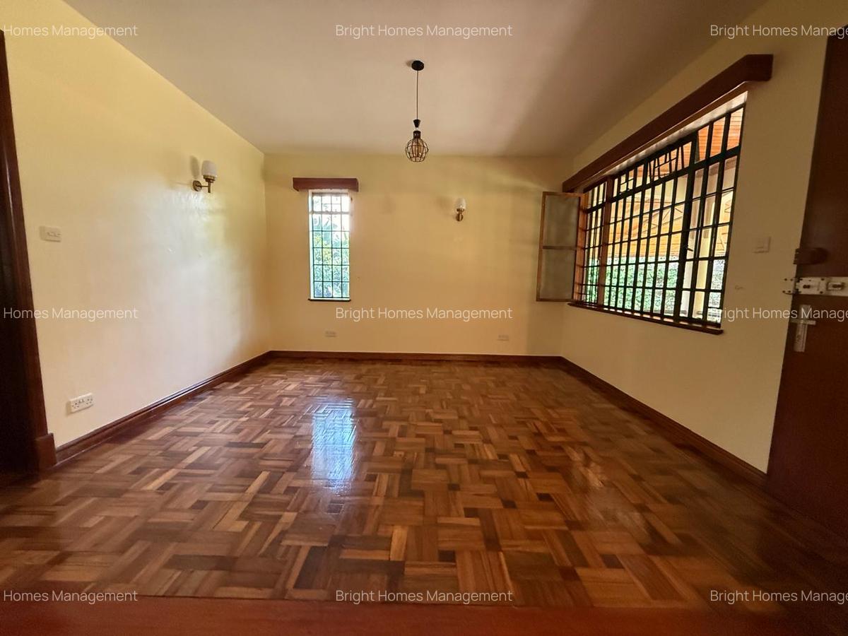 5 Bed House with En Suite in Nyari - 14