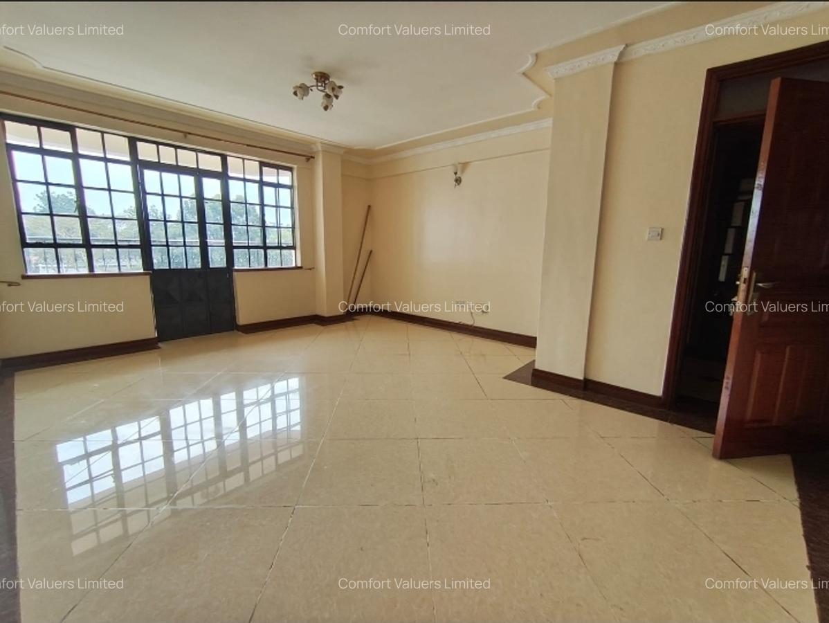 1 Bed Apartment with En Suite at Near Sarit Centre - 4