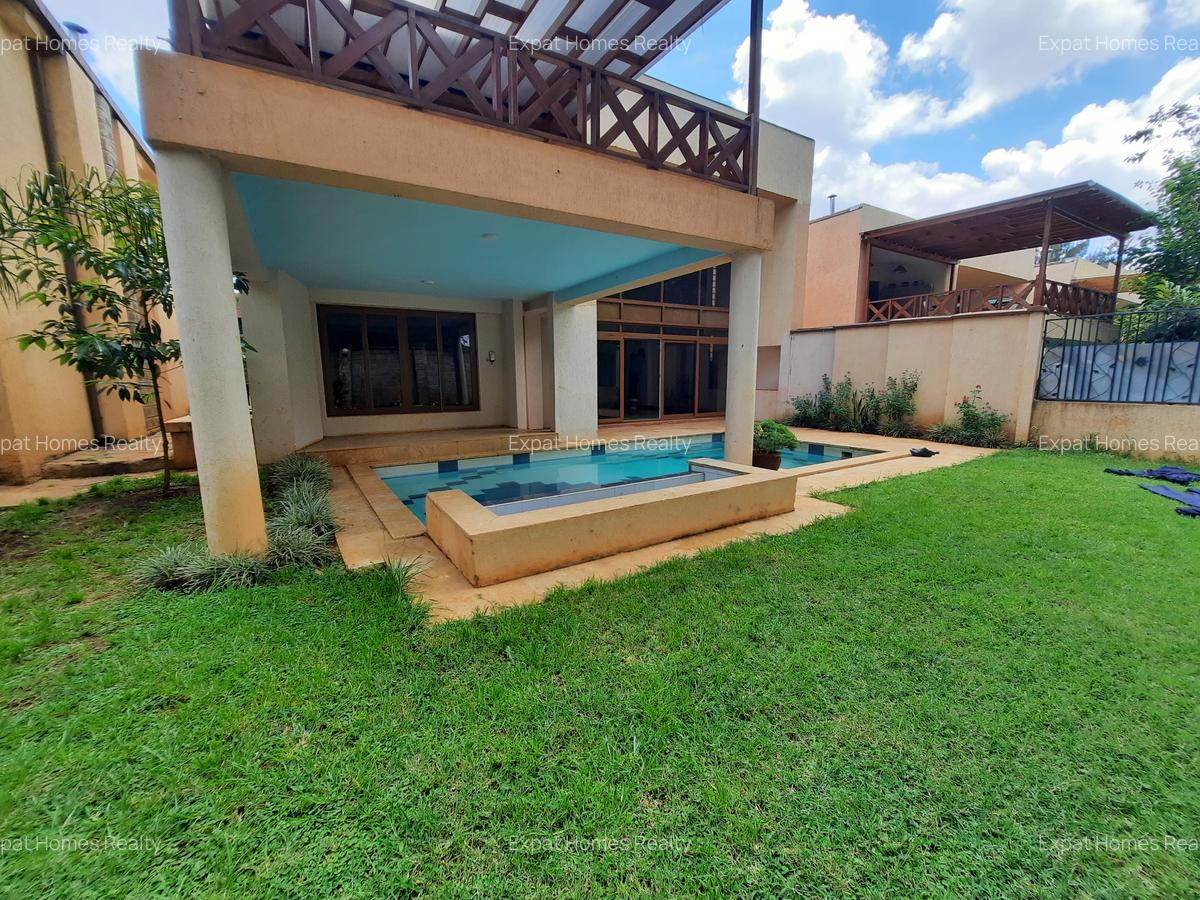 4 Bed Villa with En Suite in Lavington - 1