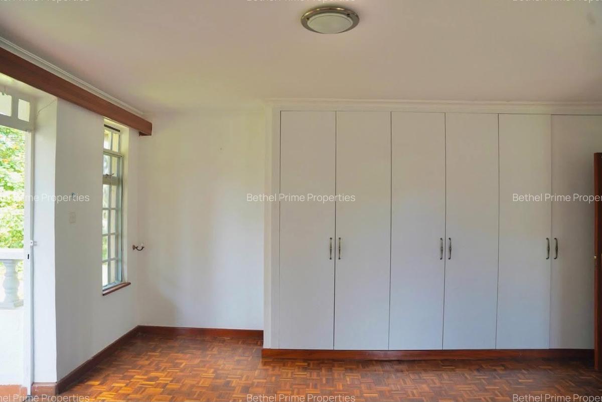 4 Bed Townhouse with En Suite in Rosslyn - 12