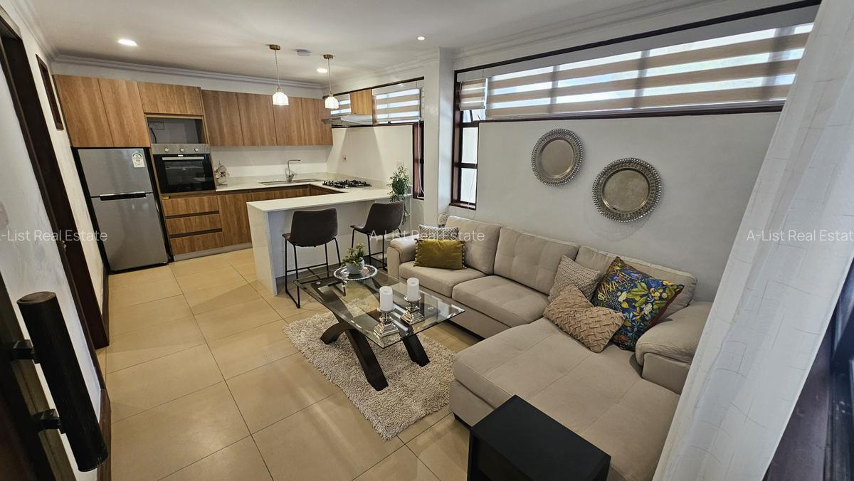 1 Bed House with En Suite at Magnolia Close - 1
