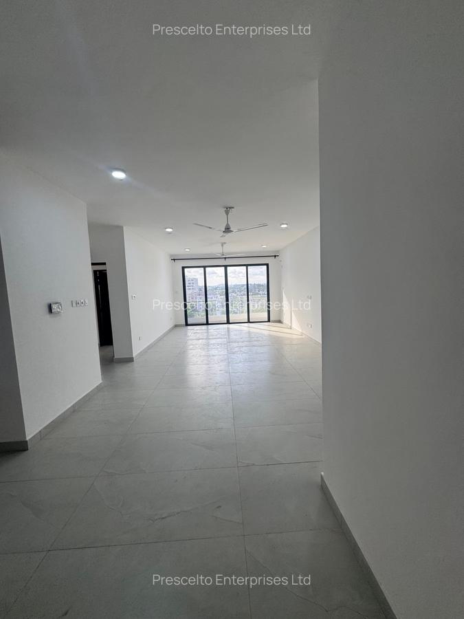 3 Bed Apartment with En Suite at Off Links Road - 18