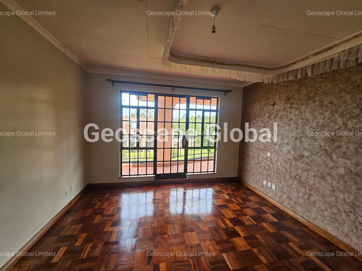 4 Bed House with En Suite in Runda - 2