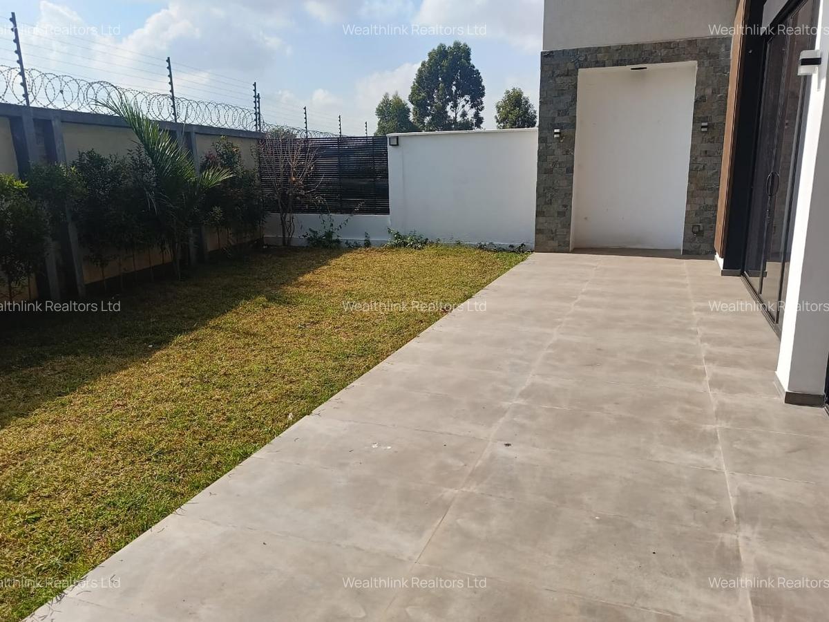 4 Bed Townhouse with En Suite at Paradise Lost - 13