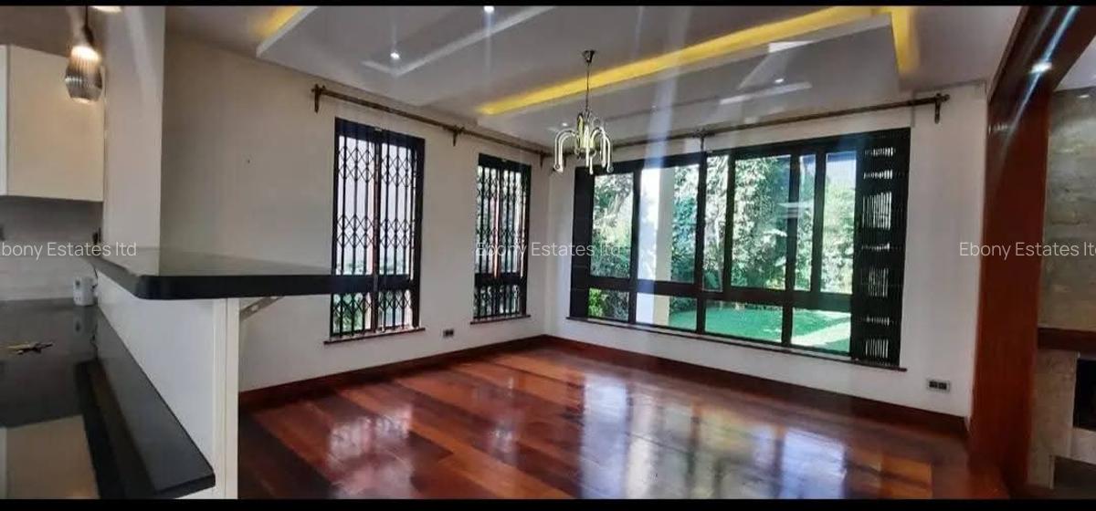 6 Bed Townhouse with En Suite in Lavington - 2