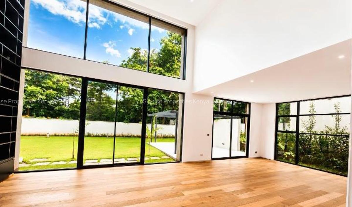 5 Bed Townhouse with En Suite in Runda - 2