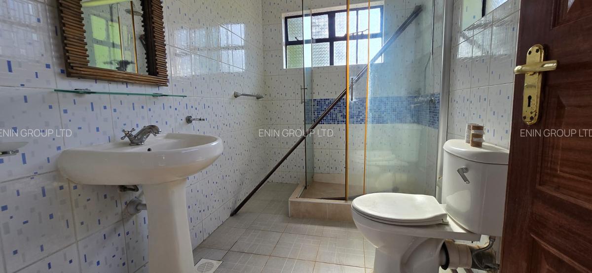 4 Bed Townhouse with En Suite at Amboseli Road - 18
