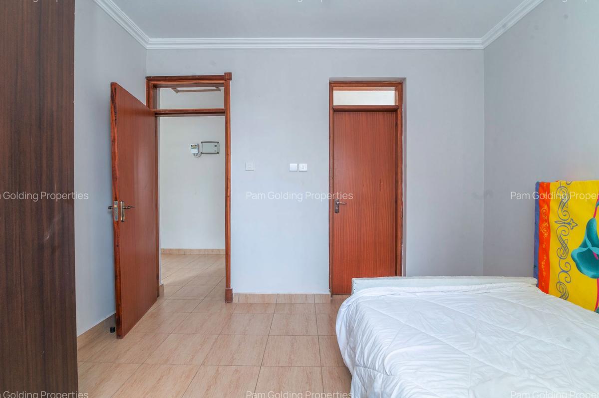 4 Bed Townhouse with En Suite at Queen Estate Road - 13