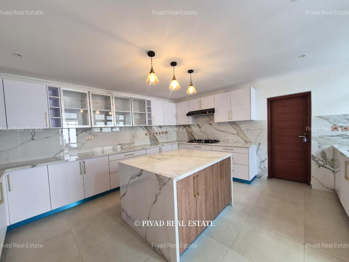 5 Bed House with Garden in Runda - 11