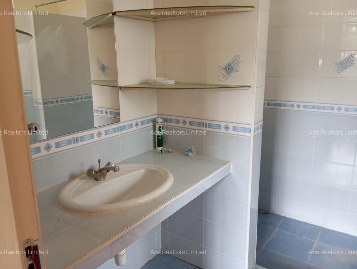 3 Bed Apartment with En Suite at Kaptei Garden - 10