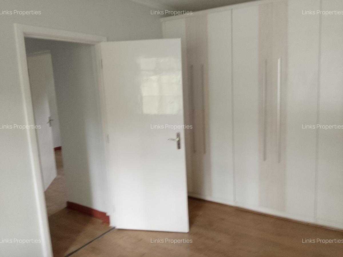 3 Bed House with En Suite at Karen Road - 13